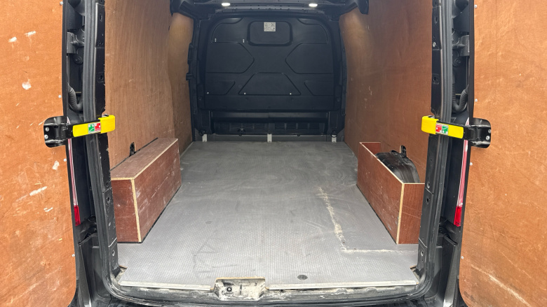 Ford Transit Custom 300 L2 Diesel Fwd 2.0 EcoBlue 130ps Low Roof Limited Van